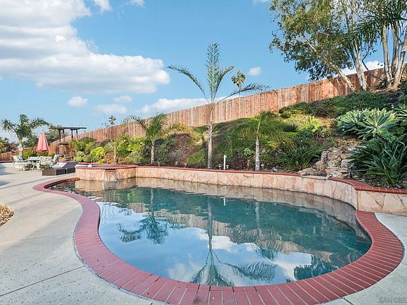 2nd image of 3365 S Bonita St