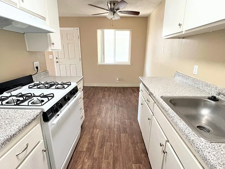 Granite Springs — Photo 18