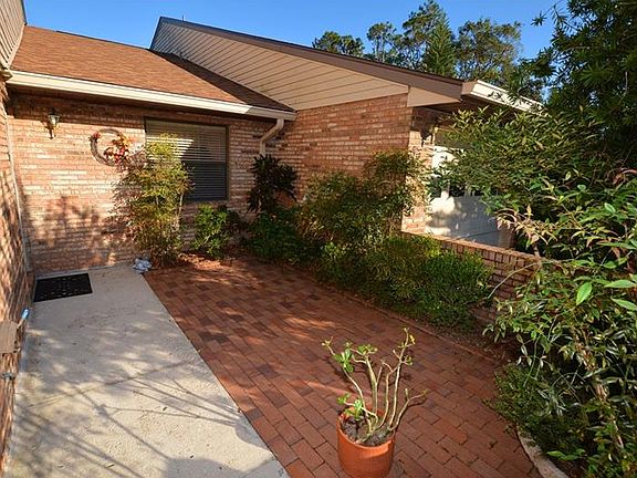 4th image of 542 Lake Carolyn Cir