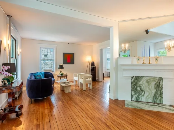 57 Dryads Grn, Northampton, MA 01060