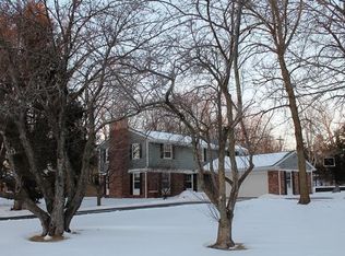 610 E Dean Rd, Fox Pt, WI 53217