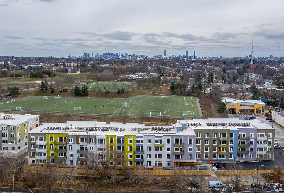 Building Photo - 77 Neww St #205