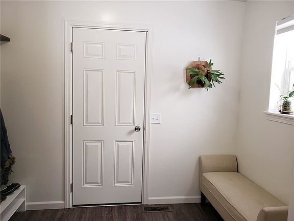 5th image of 147 Southend Sq