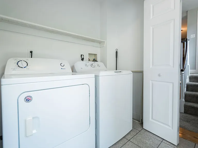 535 Spruce St — Photo 11