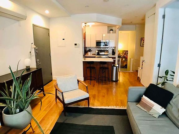 4th image of 209 Quincy St #1B