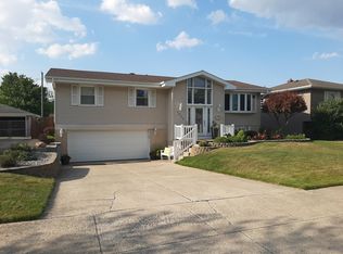 3027 100th Pl, Highland, IN 46322
