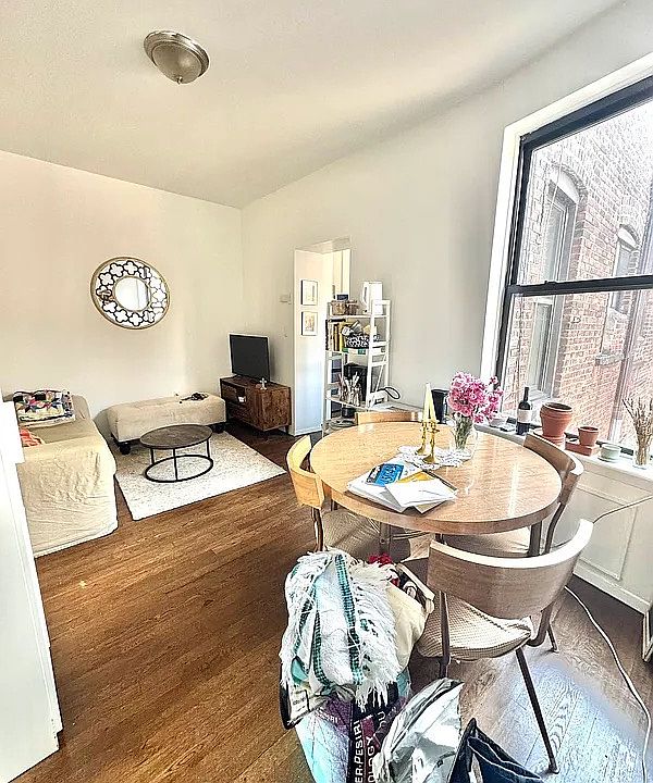1st image of 1229 1st Ave APT 25