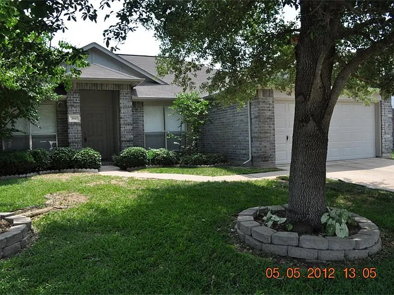 3910 Bridgebay Ln — Photo 1