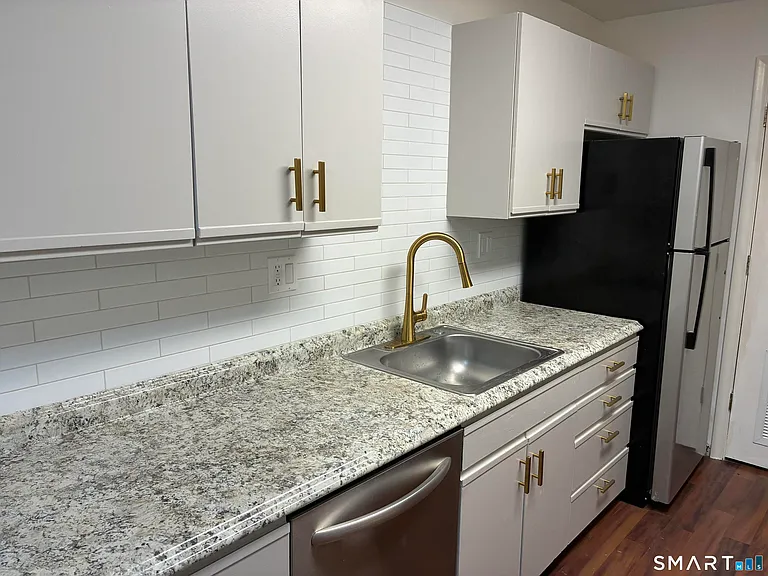51 Hilltop Dr #51 — Photo 2