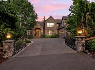 2066 Glenmorrie Dr, Lake Oswego, OR 97034