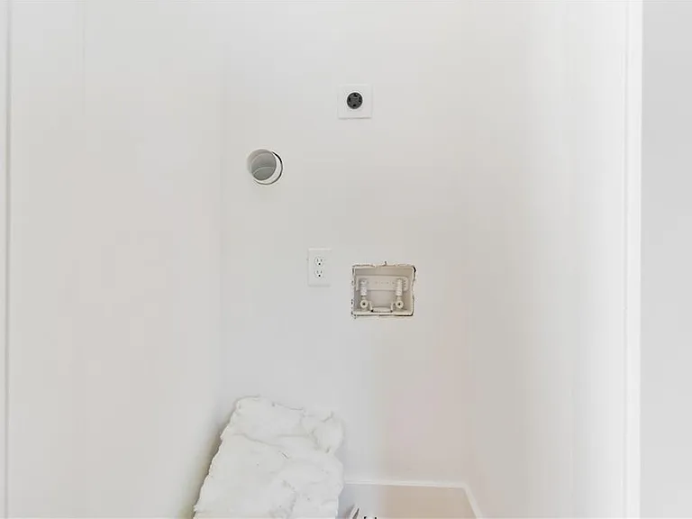 1554 Columbia Cir — Photo 54