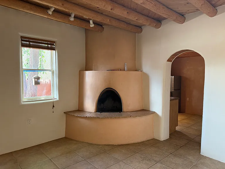 1618 W Alameda St #A — Photo 4
