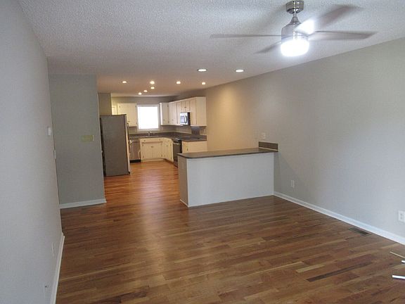 5th image of 802 Horseshoe Lake Rd