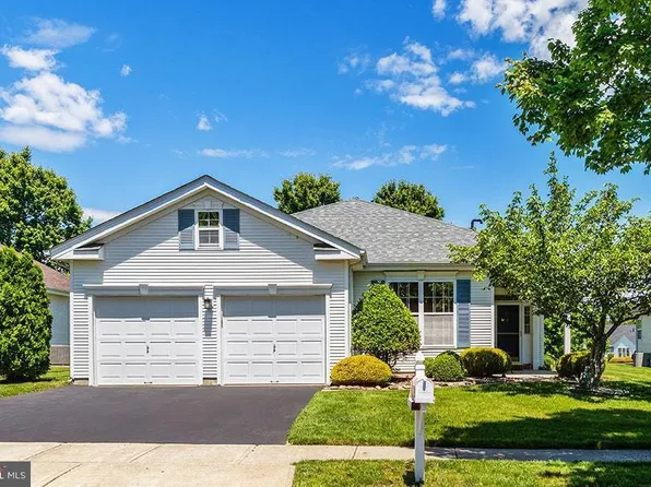 46 Minuteman Cir, Allentown, NJ 08501