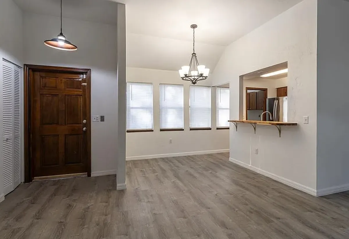 Building Photo - 5205 SW 86th Ter