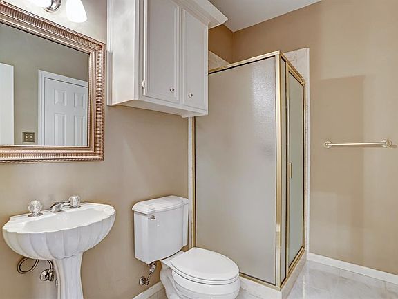 1st Bedroom Bath En Suite and Guest Bath