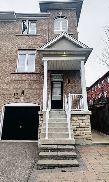 Richmond Hill Townhouse for rent - 4 Bedrooms — photo 2