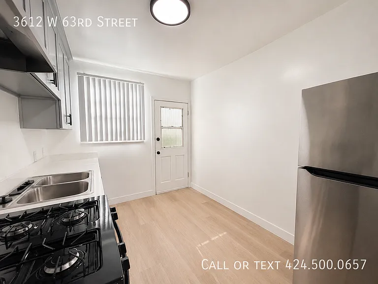 3612 W 63rd St — Photo 2