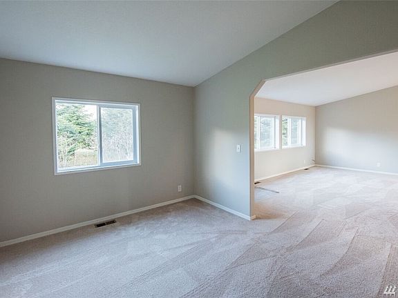 5th image of 4035 Mount Baker Hwy