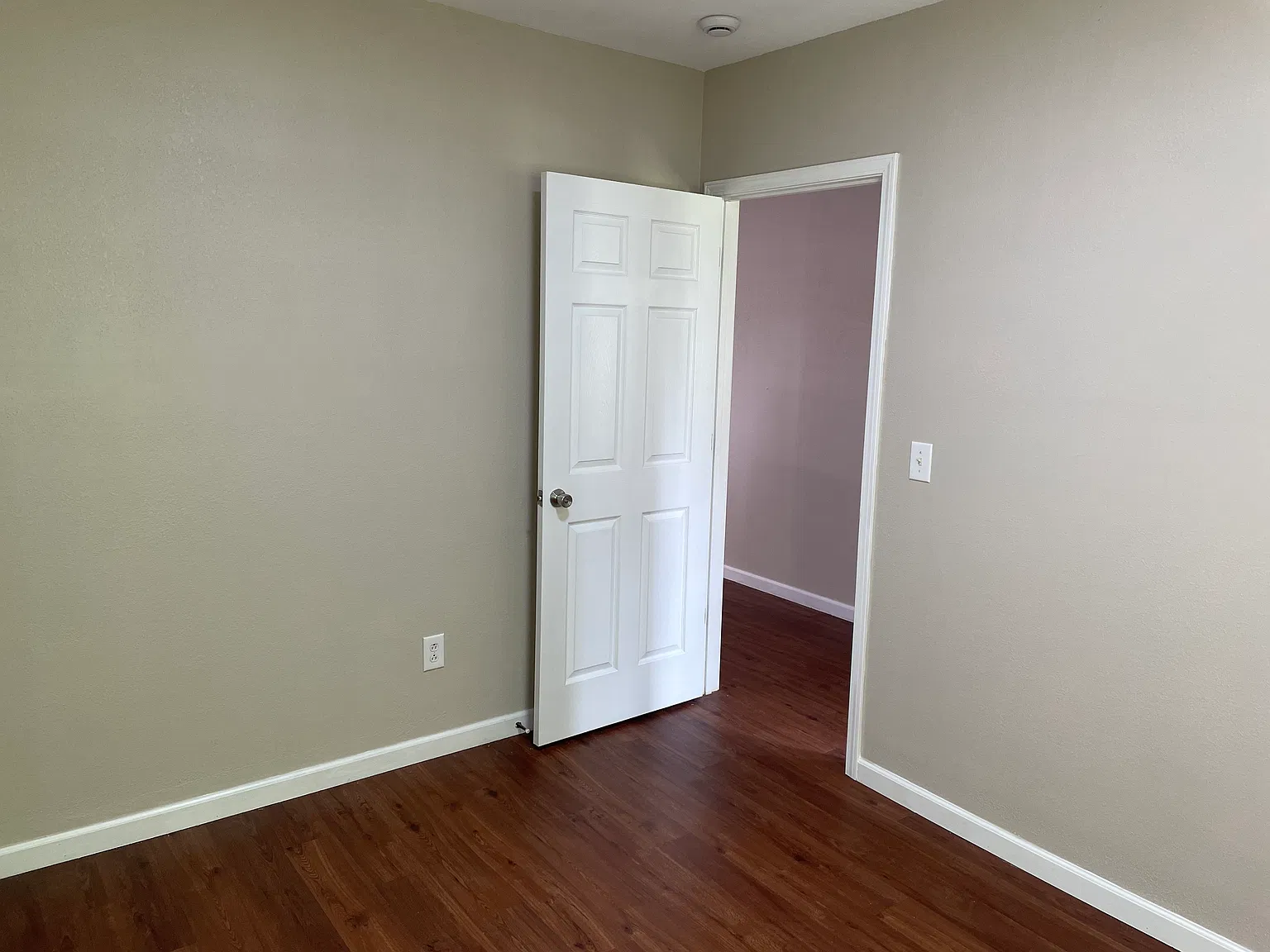 2 bed, 1.0 bath, 900 sqft, $900 — Photo 4