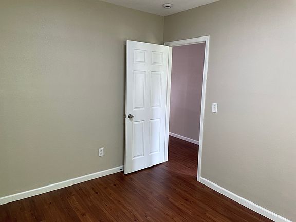 4th image of 915 Milton Rd #915B