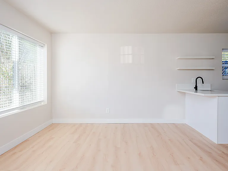 7416 N Albina Ave — Photo 7
