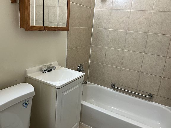 4th image of 2613 W Capitol Dr #4