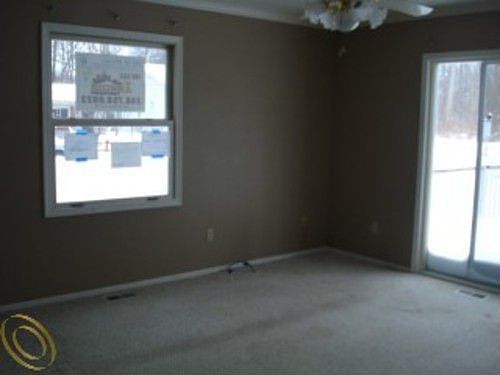 4th image of 511 Clayburn Blvd