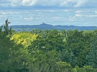 N62W26260 Adams Ct, Sussex, WI 53089