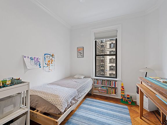 4th image of 302 W 79th St APT 6E