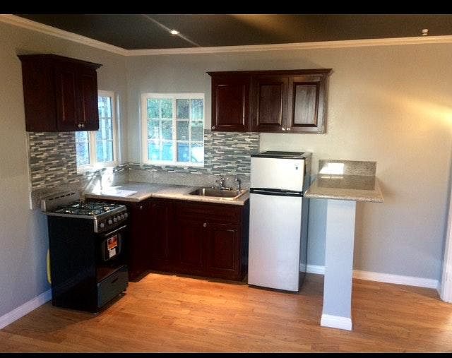 1st image of 4710 Sunnyslope Ave #2