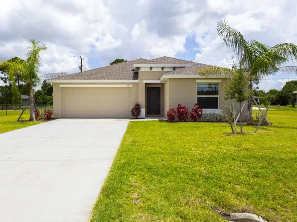 387 Martineau Cir, Lehigh Acres, FL 33974
