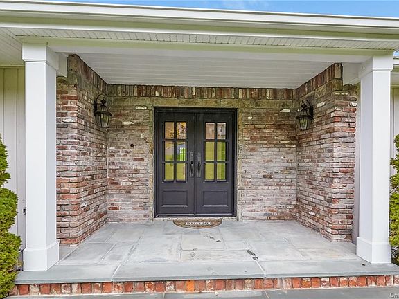 3rd image of 54 Heritage Dr