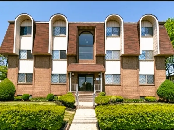 1190 W St George B33 #B33, Linden City, NJ 07036