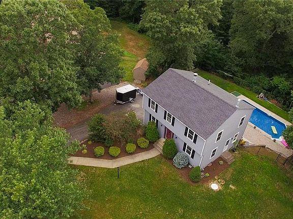 5th image of 46 Rollingwood Dr