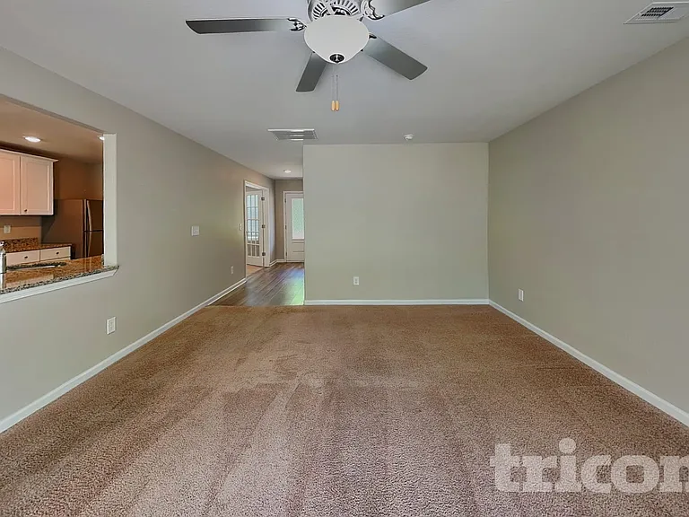 10 Parkers Gate Dr — Photo 2