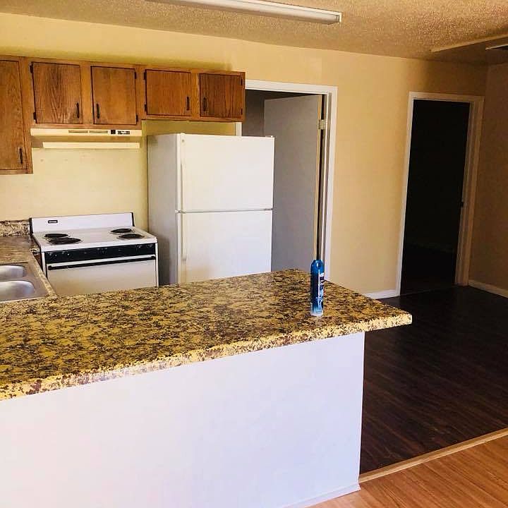 1st image of 2216 Marilyn St APT 13
