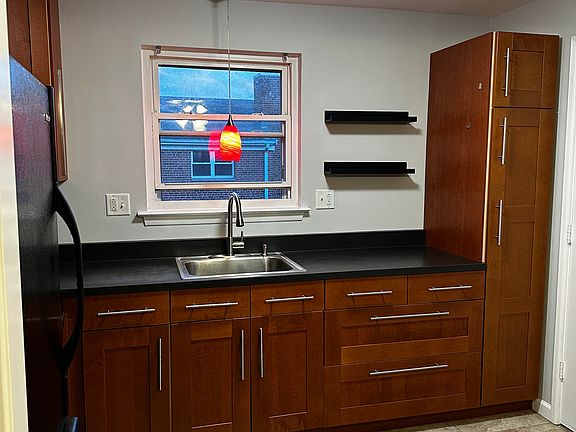 2nd image of 18 Colonial Dr APT D