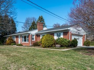 1107 Lampeter Rd, Lancaster, PA 17602