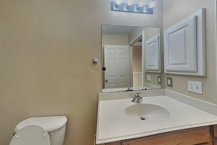 709 Pride Ct — Photo 16