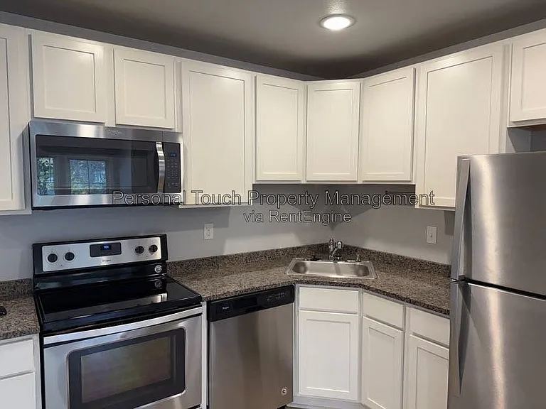 808 7th Ave S #6 — Photo 5
