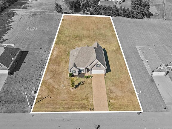3rd image of 2306 Christian Ln