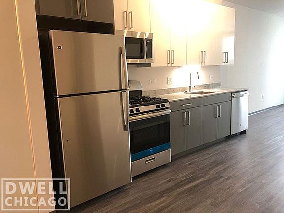 3rd image of 2350 N California Ave #1