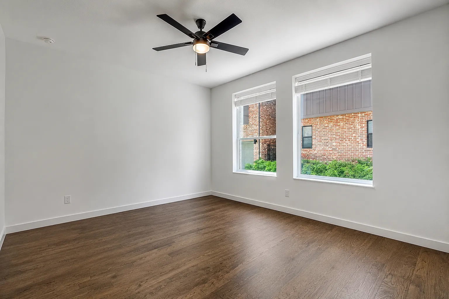 2 bed, 2.5 bath, 2097 sqft, $2,998 — Photo 3