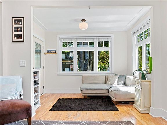 4th image of 4399 Quebec St