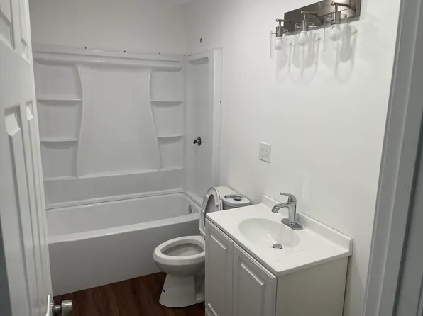 6 Elmwood Ave #Aa, Haverhill, MA 01835