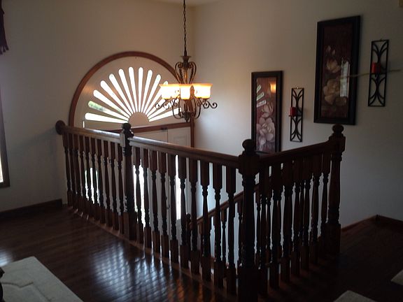 3rd image of 130 Starkdale Road