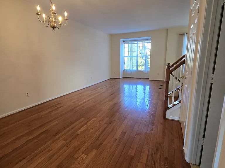 Family room and Dining - Middle level