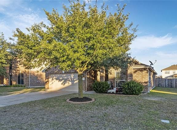5th image of 310 Lone Star Blvd