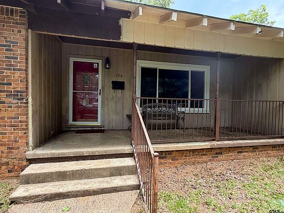 2nd image of 726 Nacogdoches St